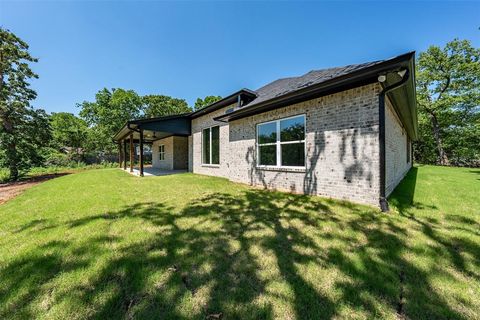 A home in Lindale