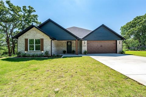 A home in Lindale