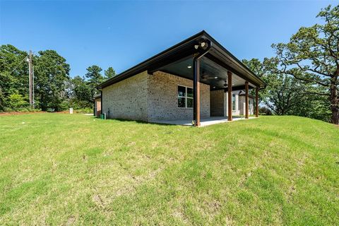 A home in Lindale