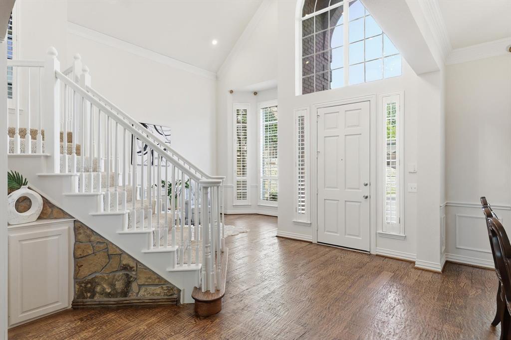 3201 Shadow Wood Circle