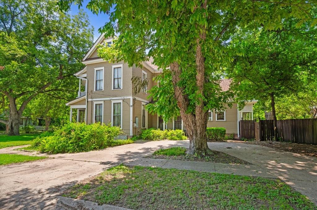 200 S Hawkins Street