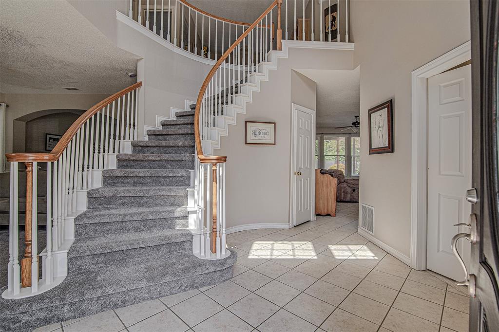 2703 Kingswood Court