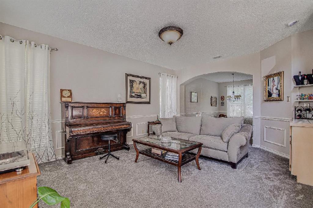 2703 Kingswood Court