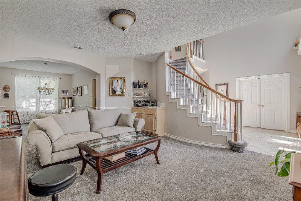 2703 Kingswood Court