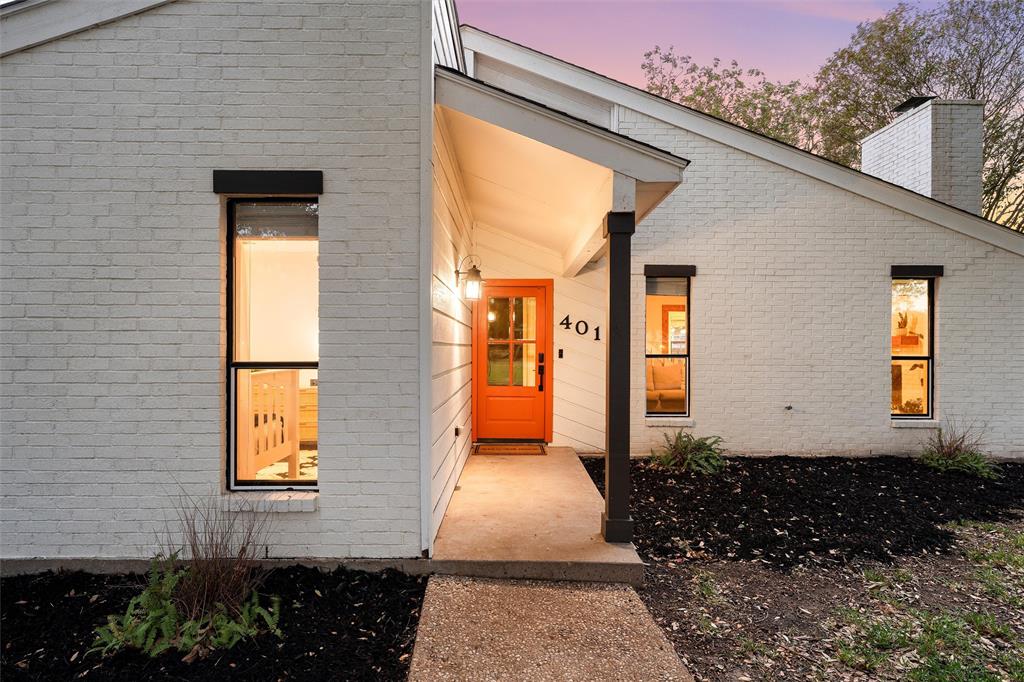 401 Lindenwood Lane W