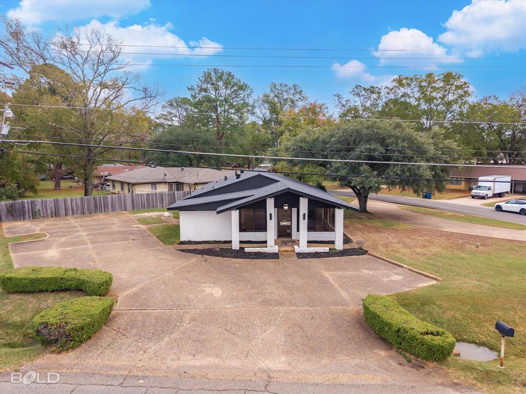 Yanceys Southern Hills Sub - Commercial Sale