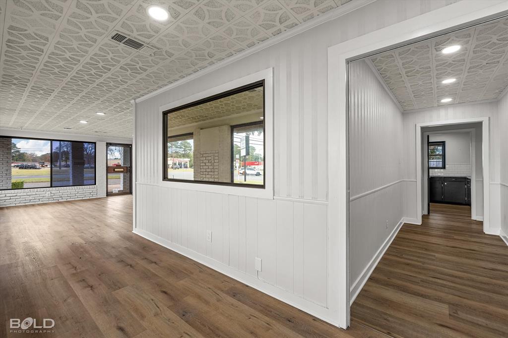 Yanceys Southern Hills Sub - Commercial Sale