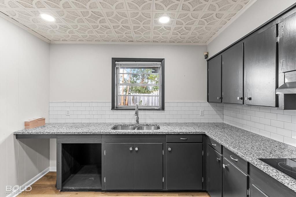 Yanceys Southern Hills Sub - Commercial Sale