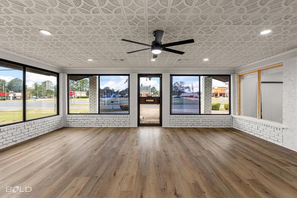 Yanceys Southern Hills Sub - Commercial Sale