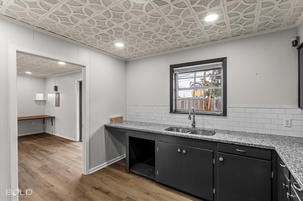 Yanceys Southern Hills Sub - Commercial Sale