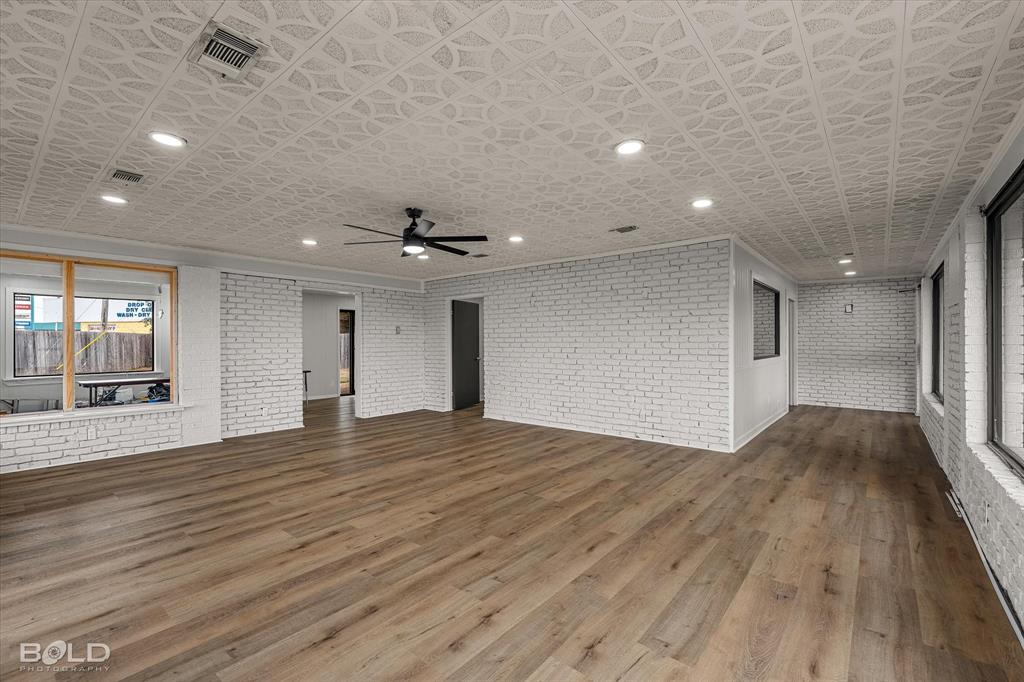 Yanceys Southern Hills Sub - Commercial Sale