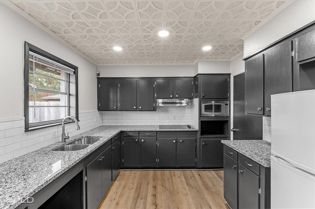 Yanceys Southern Hills Sub - Commercial Sale