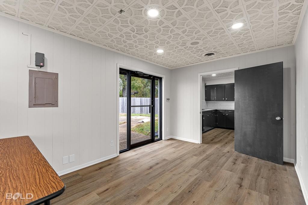 Yanceys Southern Hills Sub - Commercial Sale