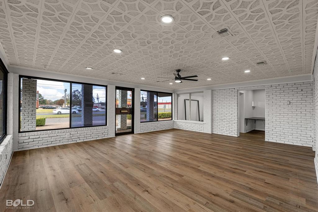 Yanceys Southern Hills Sub - Commercial Sale