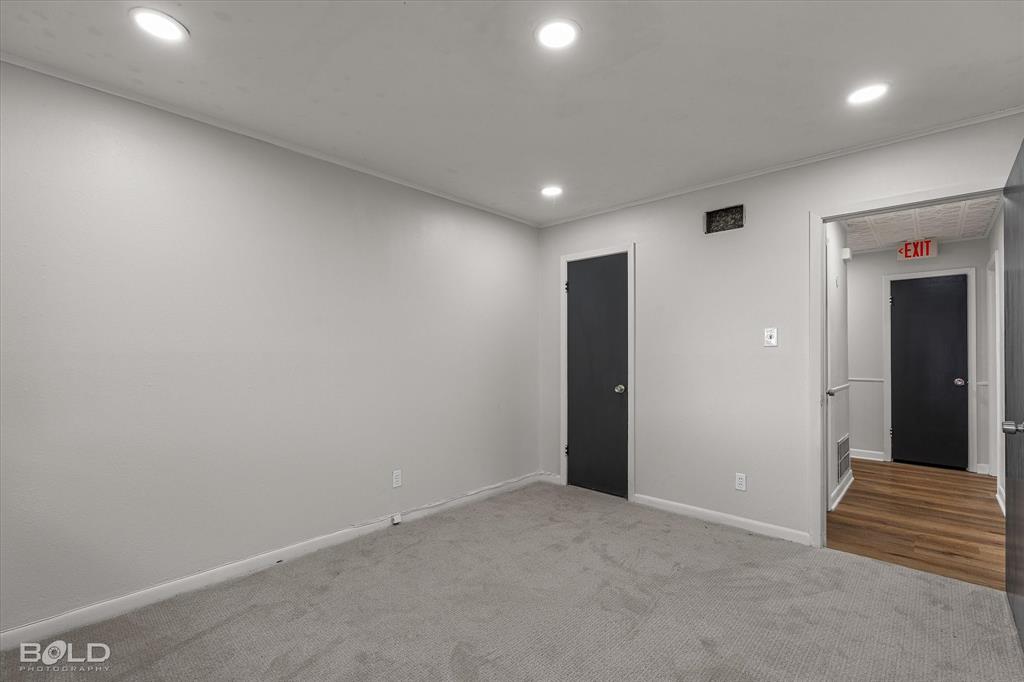 Yanceys Southern Hills Sub - Commercial Sale