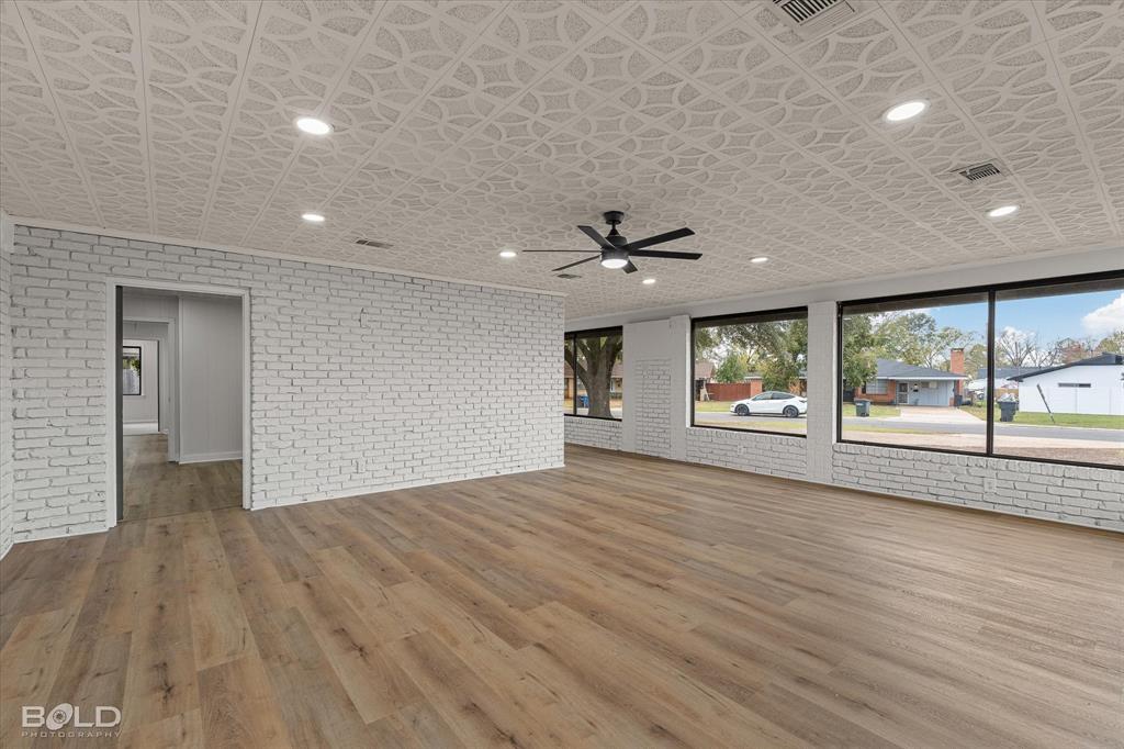 Yanceys Southern Hills Sub - Commercial Sale