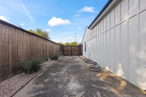 Tiny photo for 315 Easton Road, Dallas, TX 75218 (MLS # 21092900)