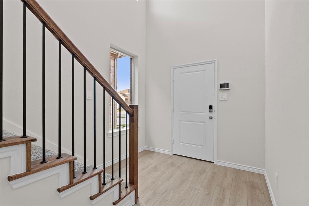 2221 Crockett Way
