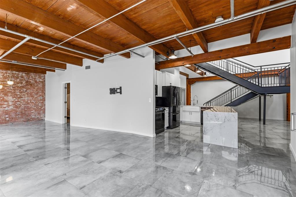 509 Elm Street 604