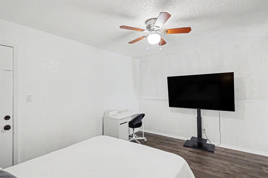 Arlington Oaks Condo - Residential