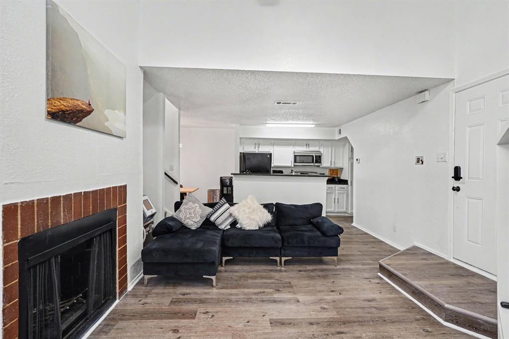 Arlington Oaks Condo - Residential