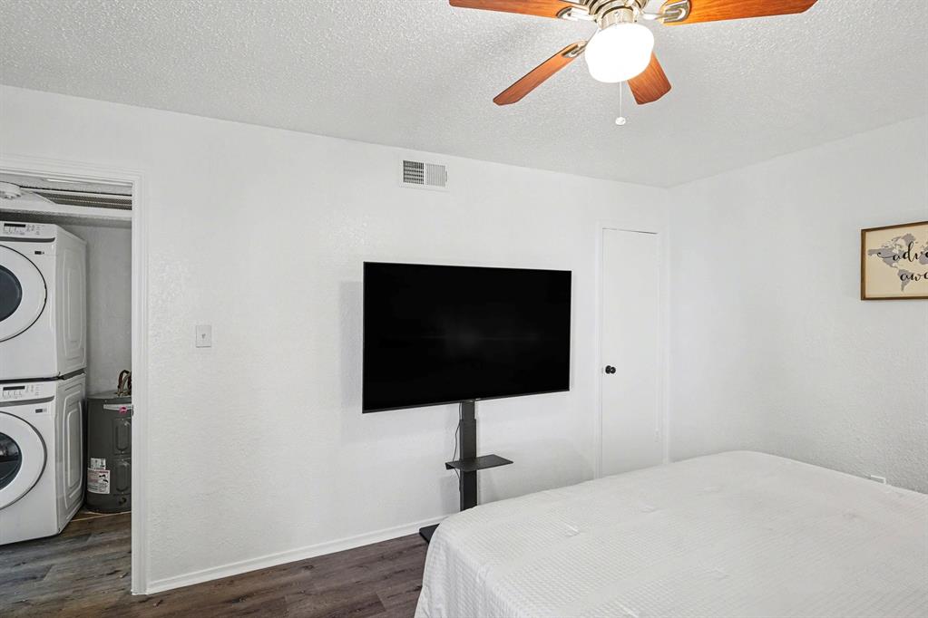 Arlington Oaks Condo - Residential