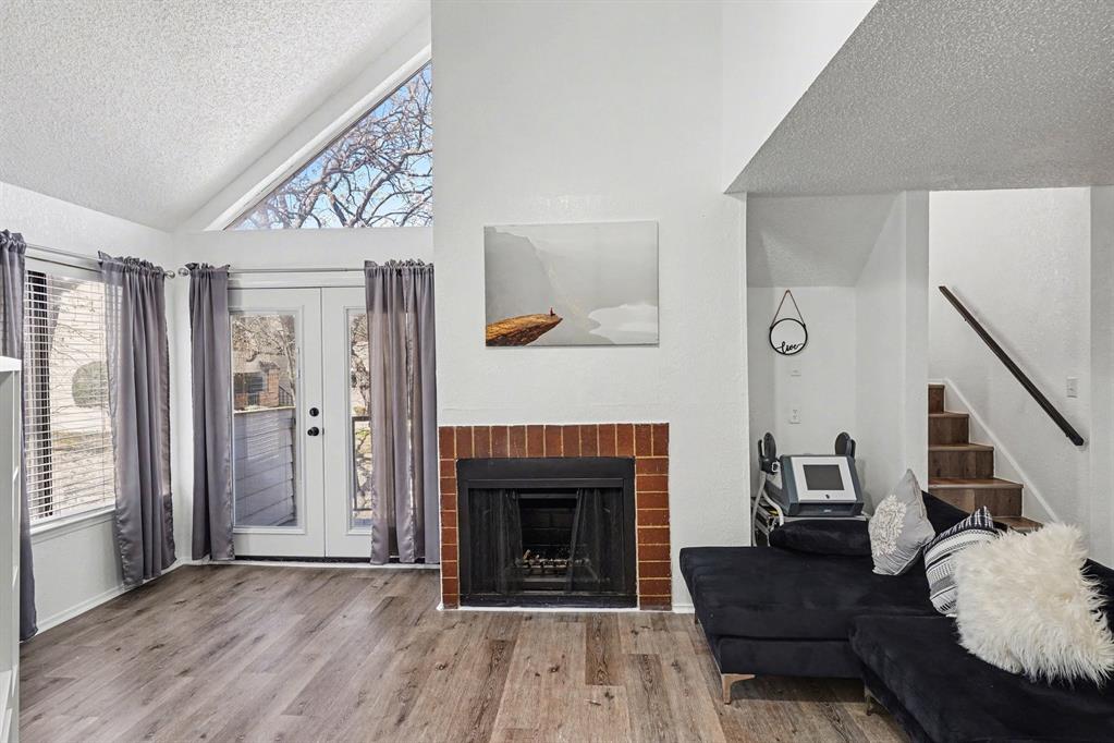 Arlington Oaks Condo - Residential