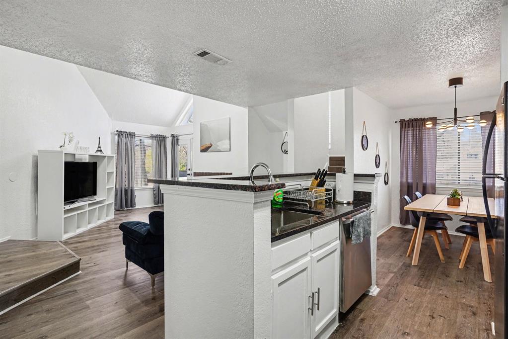 Arlington Oaks Condo - Residential