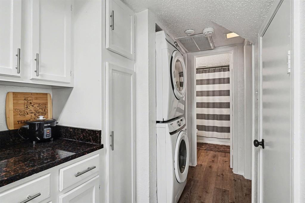 Arlington Oaks Condo - Residential