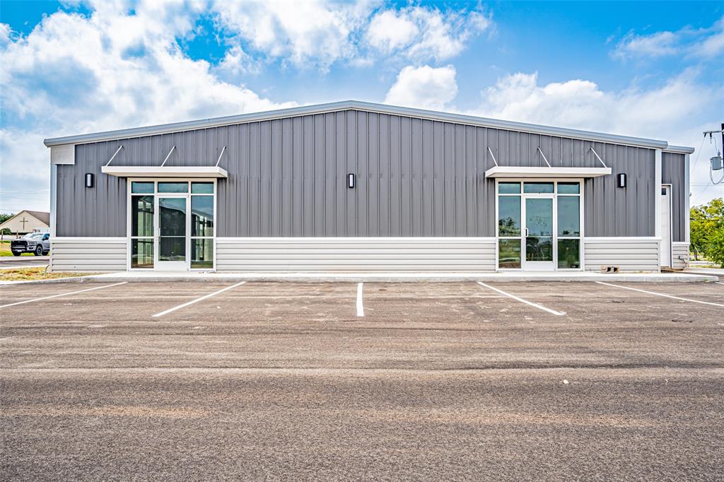 Corridor 51 Bus Center - Commercial Sale