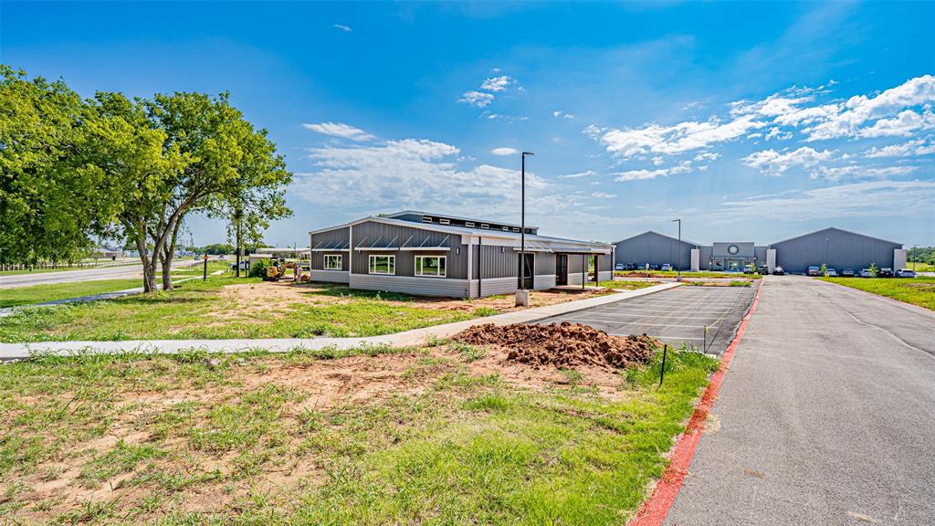 Corridor 51 Bus Center - Commercial Sale