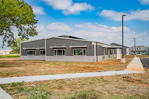 901 Tucker Way Granbury TX 76048