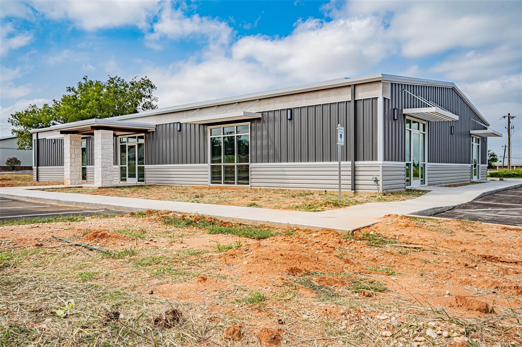 Corridor 51 Bus Center - Commercial Sale