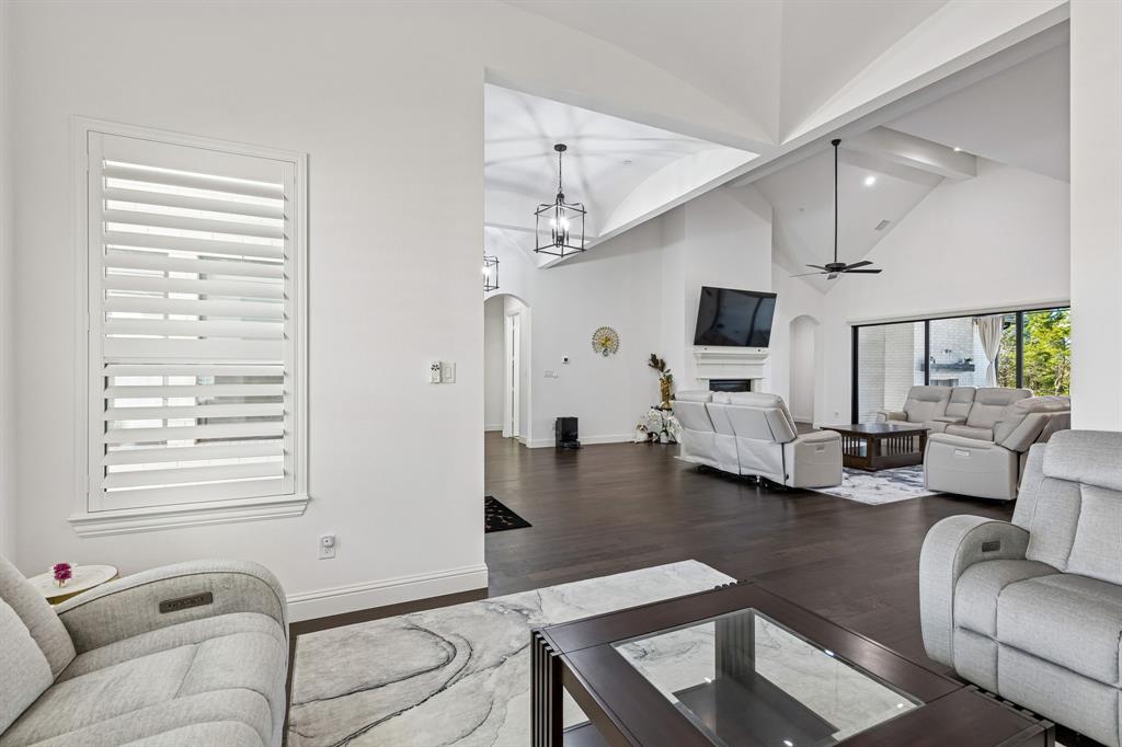 1115 Peppy San Drive