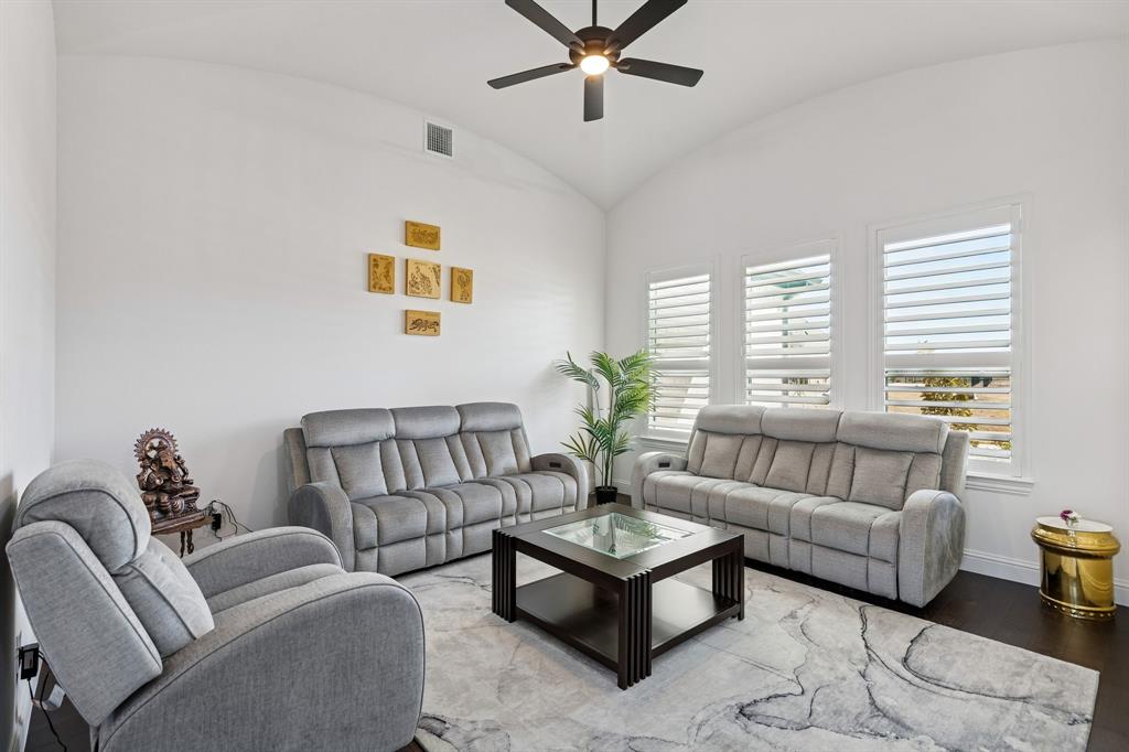 1115 Peppy San Drive