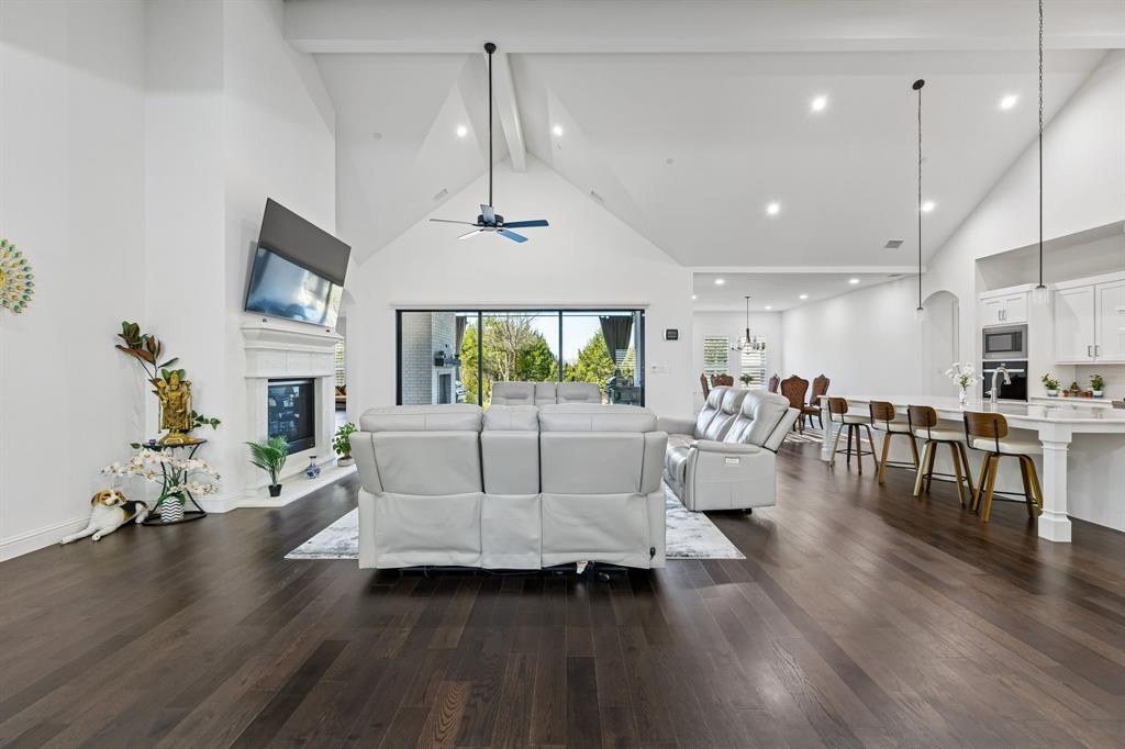 1115 Peppy San Drive