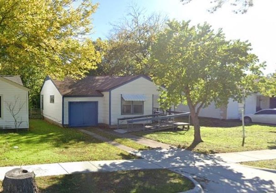 Great Investment Opportunity in Prime Grand Prairie! Motivated seller!

This 3 bed, 1 bath, 1,136 sq ft home on a 7,261 sq ft lot offers solid potential for investors or buyers wanting looking for a project at a great price. The home needs cosmetic updates—paint, trim work, and a kitchen finish-out. The seller is open to CONCESSIONS or DISCOUNT to help with the improvements.
Located in a well-established neighborhood near major highways, shopping, parks, and schools, this area has steady rental demand and long-term value. With a little vision, this home can be brought to life quickly and affordably.

Owner occupied—24-hour notice required for all showings through the listing agent.

*Buyer and buyer's agent to verify schools, interior measurements, and all info*