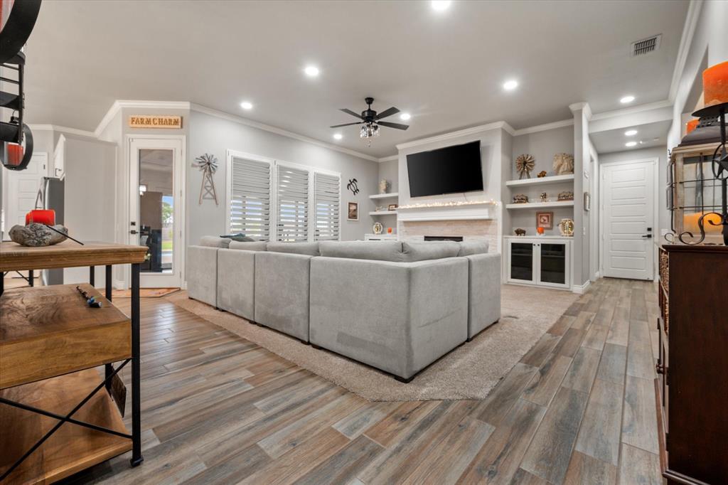 1105 Cotton Creek