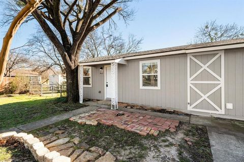 A home in Bonham