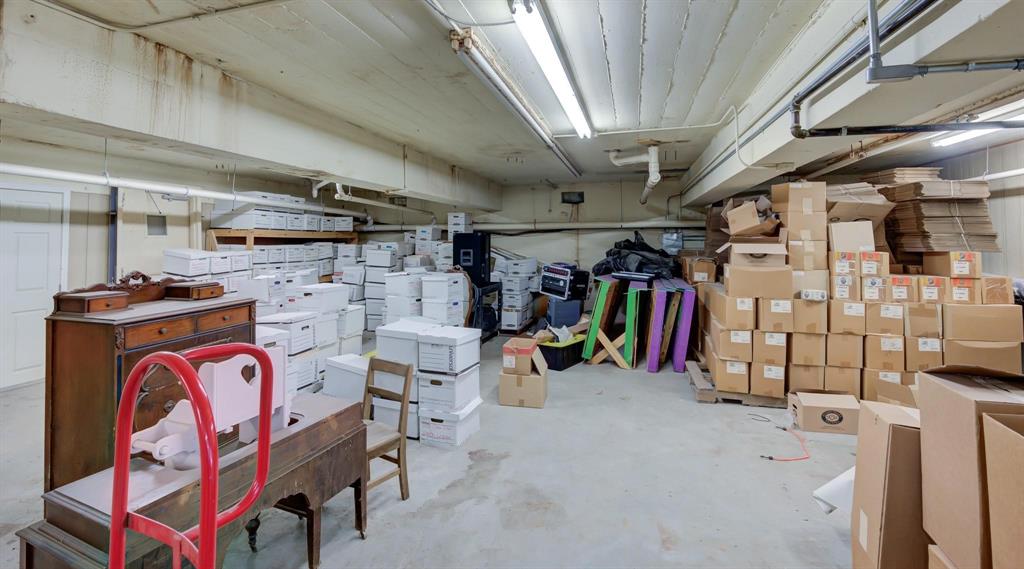 Howells Sub - Commercial Sale