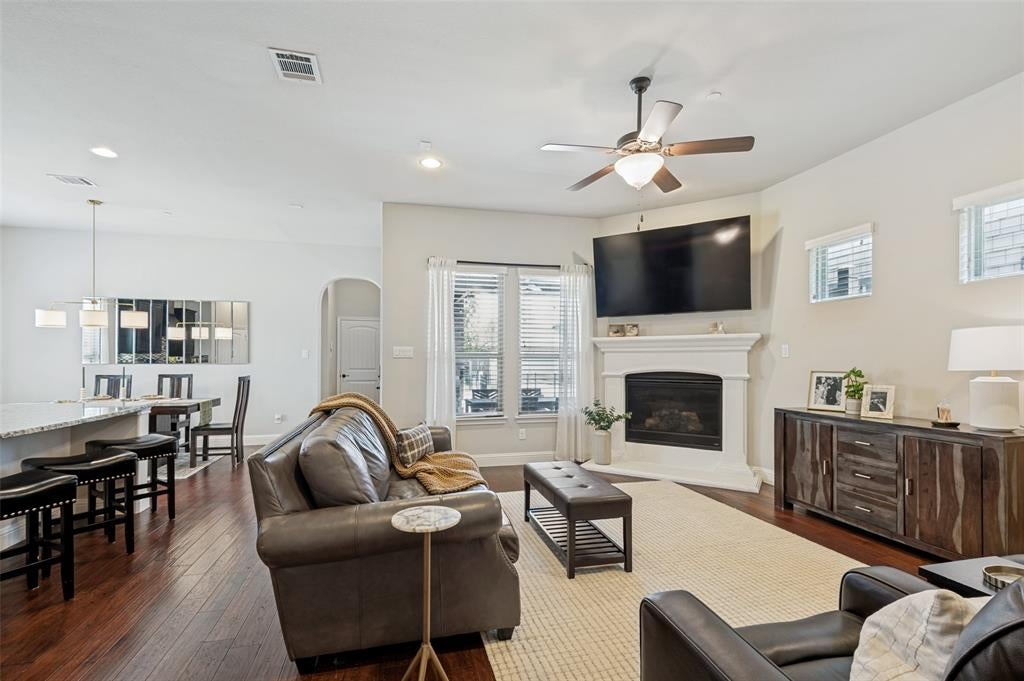 5101 Kentwood Drive