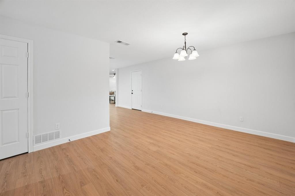 807 Ross Lane