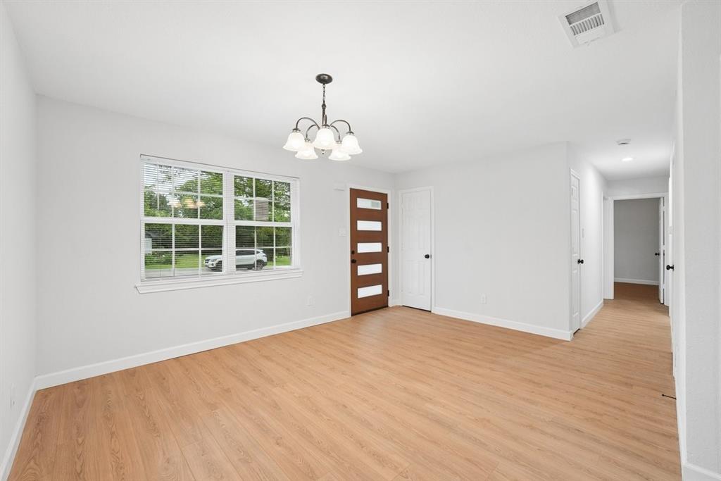 807 Ross Lane