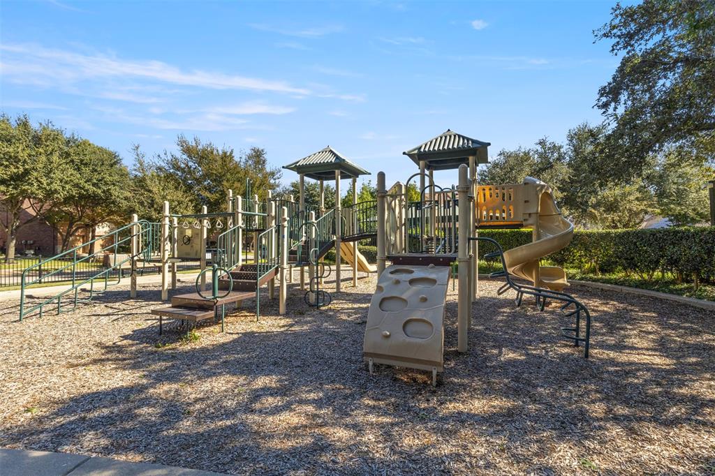 Pasquinellis Willow Crest Ph 4 - Residential