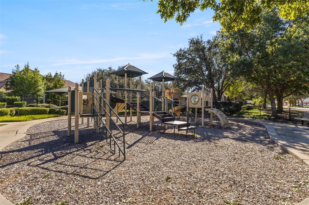 Pasquinellis Willow Crest Ph 4 - Residential