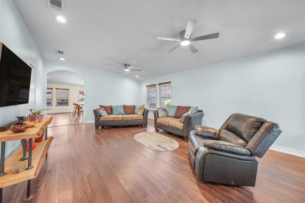 1014 Bainbridge Lane