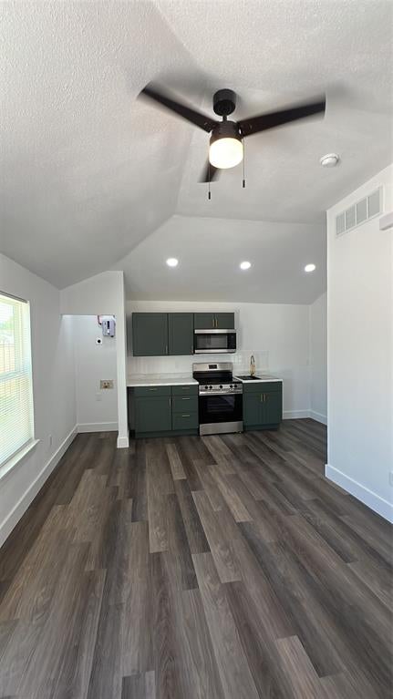 Photo of 2102 E Overton Road #B, Dallas, TX 75216 (MLS # 21392600)