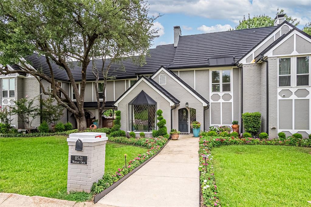8521 Woodlake Circle