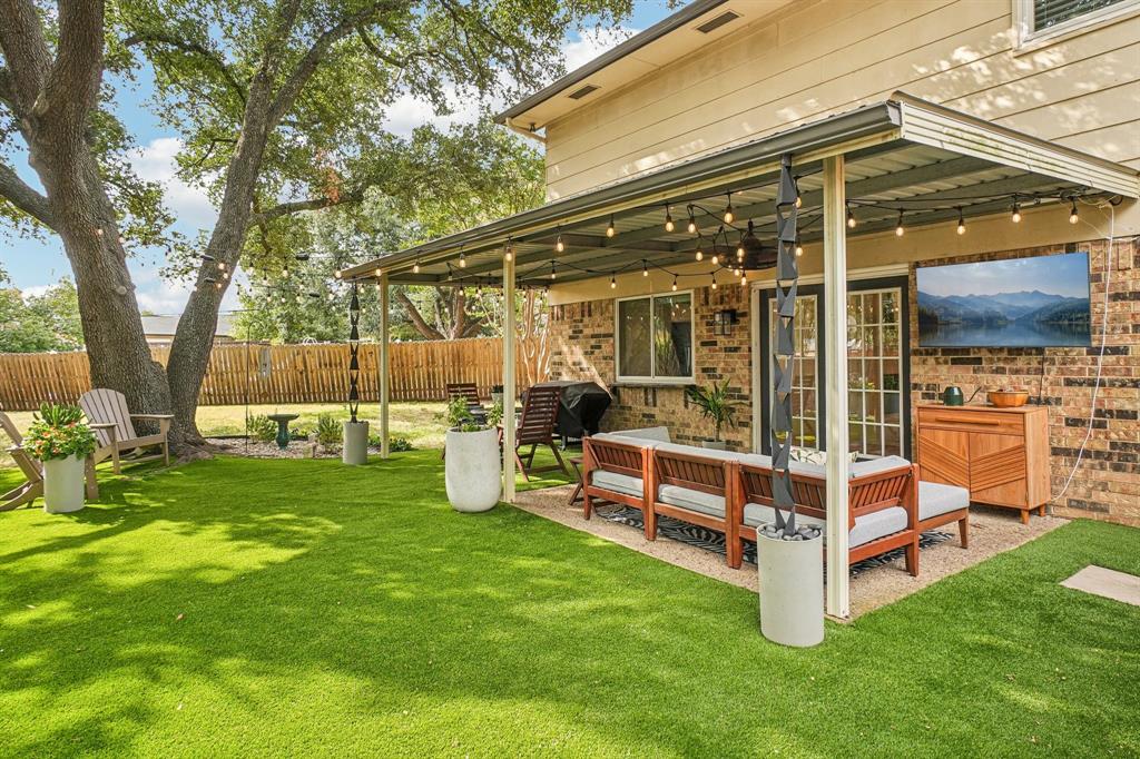 1802 Roxton Court