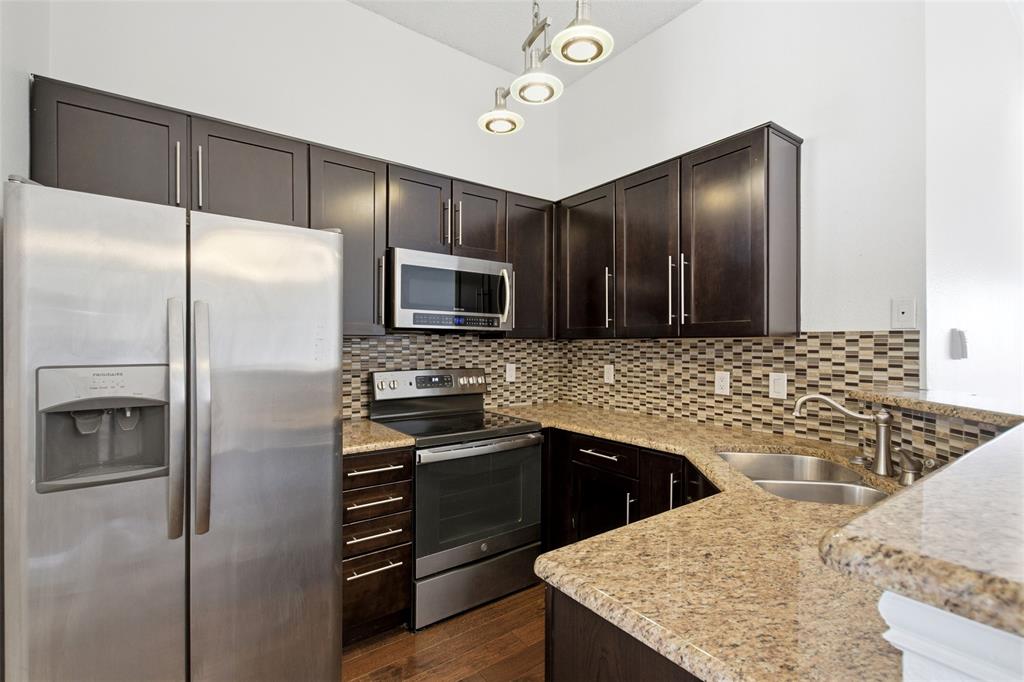 2201 Wolf Street 5206